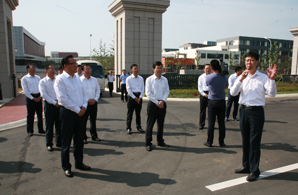 威海市领导集体到市委党校新校检查指导工作